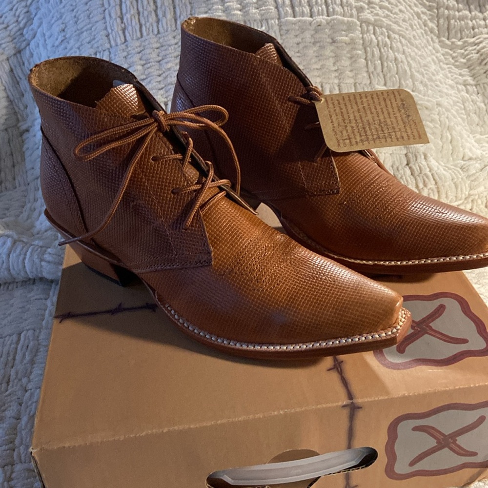 NWT Twisted X Steppin’ Out Leather Cognac Lace Up Western Bootie Size 8B